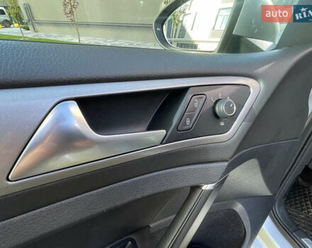 Серый Фольксваген e-Golf, объемом двигателя 0 л и пробегом 98 тыс. км за 8750 $, фото 24 на Automoto.ua