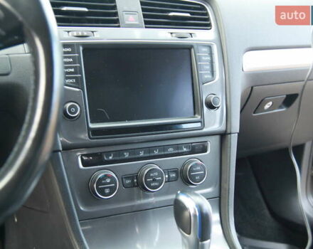 Серый Фольксваген e-Golf, объемом двигателя 0 л и пробегом 162 тыс. км за 8499 $, фото 32 на Automoto.ua