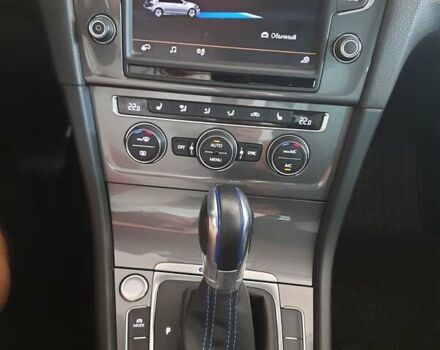 Серый Фольксваген e-Golf, объемом двигателя 0 л и пробегом 95 тыс. км за 10900 $, фото 30 на Automoto.ua