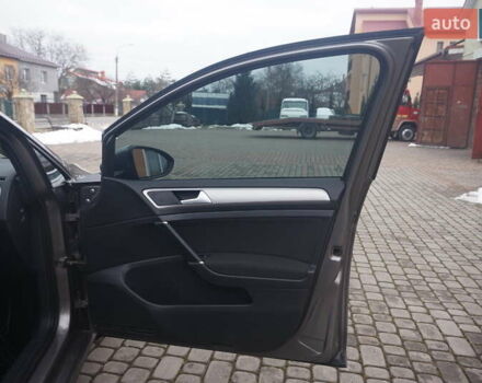 Серый Фольксваген e-Golf, объемом двигателя 0 л и пробегом 96 тыс. км за 8500 $, фото 36 на Automoto.ua