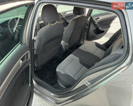Сірий Фольксваген e-Golf, об'ємом двигуна 0 л та пробігом 106 тис. км за 10000 $, фото 28 на Automoto.ua