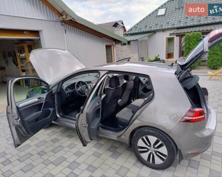 Серый Фольксваген e-Golf, объемом двигателя 0 л и пробегом 135 тыс. км за 8999 $, фото 32 на Automoto.ua