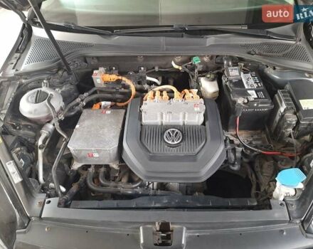 Серый Фольксваген e-Golf, объемом двигателя 0 л и пробегом 95 тыс. км за 10900 $, фото 22 на Automoto.ua