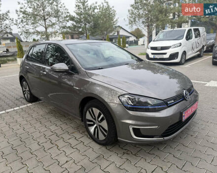 Серый Фольксваген e-Golf, объемом двигателя 0 л и пробегом 99 тыс. км за 9490 $, фото 14 на Automoto.ua
