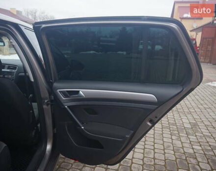 Серый Фольксваген e-Golf, объемом двигателя 0 л и пробегом 96 тыс. км за 8500 $, фото 40 на Automoto.ua