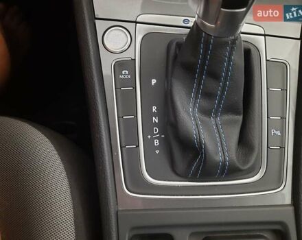 Серый Фольксваген e-Golf, объемом двигателя 0 л и пробегом 95 тыс. км за 10900 $, фото 16 на Automoto.ua