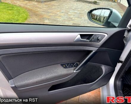 Серый Фольксваген e-Golf, объемом двигателя 0 л и пробегом 130 тыс. км за 9250 $, фото 11 на Automoto.ua