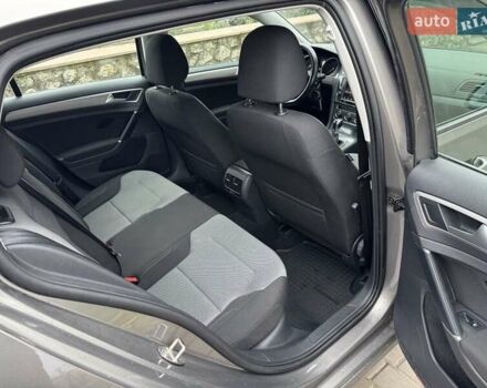 Серый Фольксваген e-Golf, объемом двигателя 0 л и пробегом 90 тыс. км за 8000 $, фото 11 на Automoto.ua