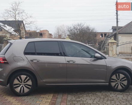 Серый Фольксваген e-Golf, объемом двигателя 0 л и пробегом 96 тыс. км за 8500 $, фото 6 на Automoto.ua