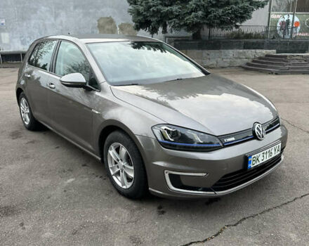 Серый Фольксваген e-Golf, объемом двигателя 0 л и пробегом 103 тыс. км за 8500 $, фото 2 на Automoto.ua