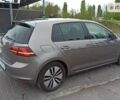 Серый Фольксваген e-Golf, объемом двигателя 0 л и пробегом 131 тыс. км за 12950 $, фото 5 на Automoto.ua