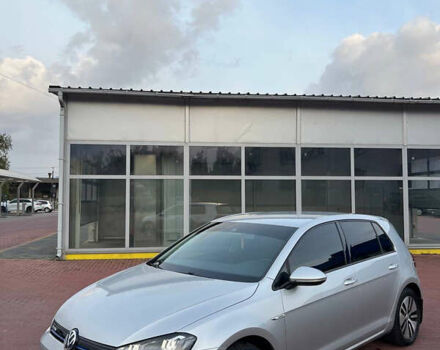 Серый Фольксваген e-Golf, объемом двигателя 0 л и пробегом 130 тыс. км за 8999 $, фото 2 на Automoto.ua