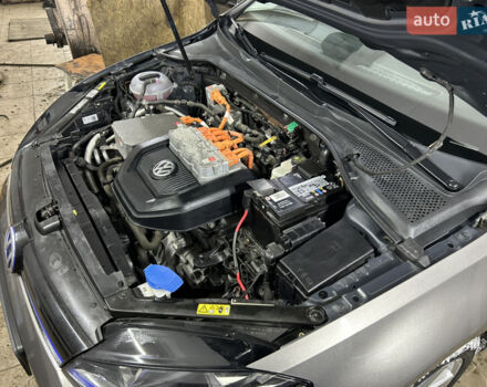 Серый Фольксваген e-Golf, объемом двигателя 0 л и пробегом 114 тыс. км за 8999 $, фото 18 на Automoto.ua