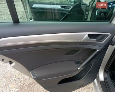 Серый Фольксваген e-Golf, объемом двигателя 0 л и пробегом 162 тыс. км за 8499 $, фото 35 на Automoto.ua