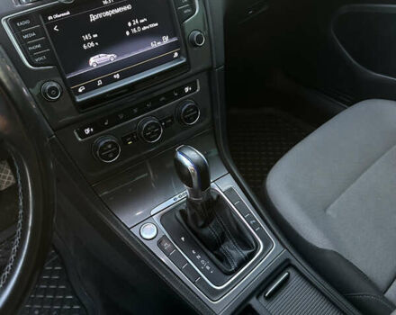 Серый Фольксваген e-Golf, объемом двигателя 0 л и пробегом 170 тыс. км за 9350 $, фото 10 на Automoto.ua