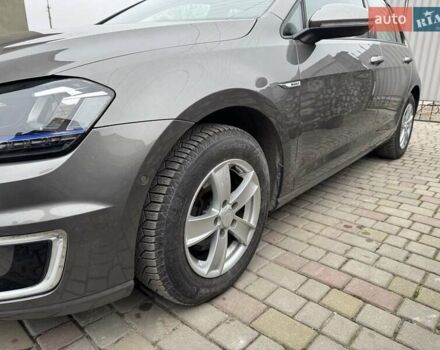Серый Фольксваген e-Golf, объемом двигателя 0 л и пробегом 90 тыс. км за 8000 $, фото 13 на Automoto.ua