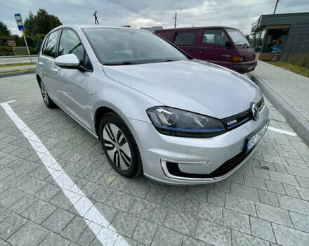 Серый Фольксваген e-Golf, объемом двигателя 0 л и пробегом 137 тыс. км за 8999 $, фото 2 на Automoto.ua