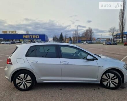 Серый Фольксваген e-Golf, объемом двигателя 0 л и пробегом 97 тыс. км за 9800 $, фото 5 на Automoto.ua