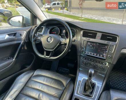 Серый Фольксваген e-Golf, объемом двигателя 0 л и пробегом 98 тыс. км за 8750 $, фото 33 на Automoto.ua