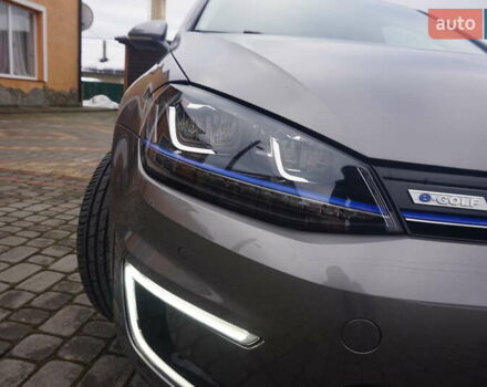 Серый Фольксваген e-Golf, объемом двигателя 0 л и пробегом 96 тыс. км за 8500 $, фото 22 на Automoto.ua