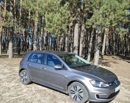 Серый Фольксваген e-Golf, объемом двигателя 0 л и пробегом 105 тыс. км за 9750 $, фото 7 на Automoto.ua