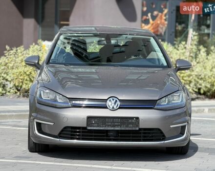 Серый Фольксваген e-Golf, объемом двигателя 0 л и пробегом 131 тыс. км за 8900 $, фото 1 на Automoto.ua