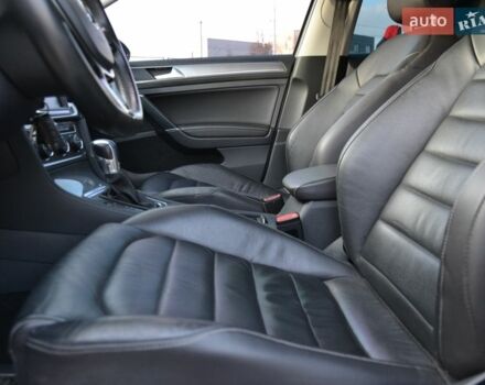 Серый Фольксваген e-Golf, объемом двигателя 0 л и пробегом 87 тыс. км за 9000 $, фото 13 на Automoto.ua