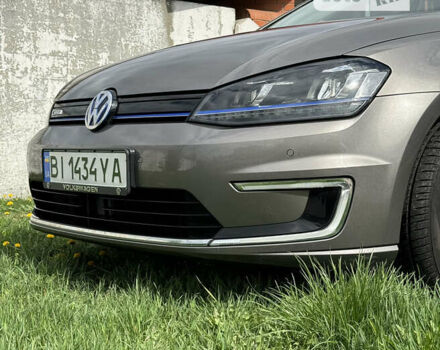 Серый Фольксваген e-Golf, объемом двигателя 0 л и пробегом 104 тыс. км за 12850 $, фото 7 на Automoto.ua