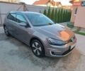 Серый Фольксваген e-Golf, объемом двигателя 0 л и пробегом 136 тыс. км за 10000 $, фото 1 на Automoto.ua