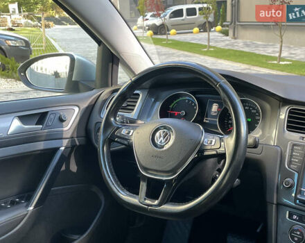 Серый Фольксваген e-Golf, объемом двигателя 0 л и пробегом 98 тыс. км за 8750 $, фото 34 на Automoto.ua