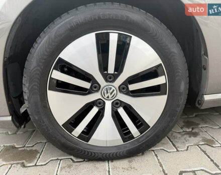 Серый Фольксваген e-Golf, объемом двигателя 0 л и пробегом 99 тыс. км за 9490 $, фото 57 на Automoto.ua