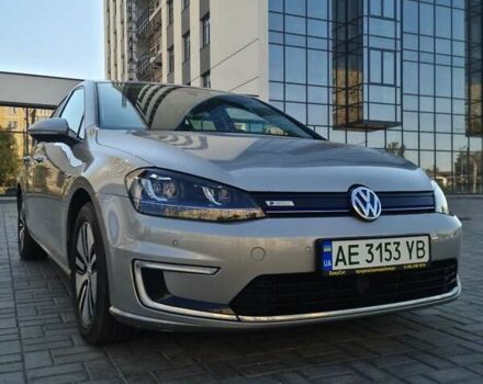Серый Фольксваген e-Golf, объемом двигателя 0 л и пробегом 150 тыс. км за 9800 $, фото 3 на Automoto.ua