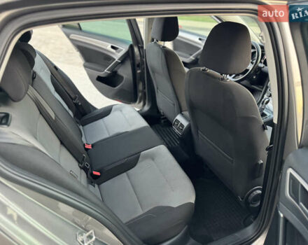 Сірий Фольксваген e-Golf, об'ємом двигуна 0 л та пробігом 106 тис. км за 10000 $, фото 27 на Automoto.ua