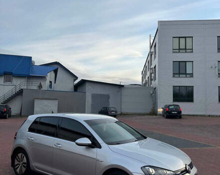 Серый Фольксваген e-Golf, объемом двигателя 0 л и пробегом 130 тыс. км за 8999 $, фото 9 на Automoto.ua