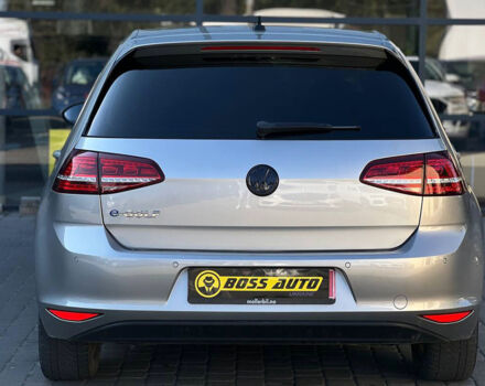 Серый Фольксваген e-Golf, объемом двигателя 24 л и пробегом 122 тыс. км за 10400 $, фото 4 на Automoto.ua