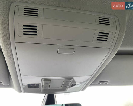 Серый Фольксваген e-Golf, объемом двигателя 0 л и пробегом 110 тыс. км за 8800 $, фото 28 на Automoto.ua