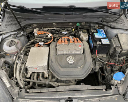 Серый Фольксваген e-Golf, объемом двигателя 0 л и пробегом 110 тыс. км за 8800 $, фото 38 на Automoto.ua