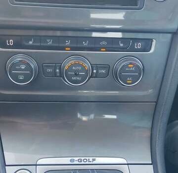 Серый Фольксваген e-Golf, объемом двигателя 0 л и пробегом 56 тыс. км за 10700 $, фото 14 на Automoto.ua