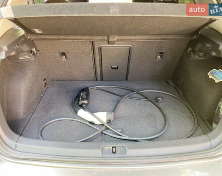 Серый Фольксваген e-Golf, объемом двигателя 0 л и пробегом 73 тыс. км за 8900 $, фото 17 на Automoto.ua