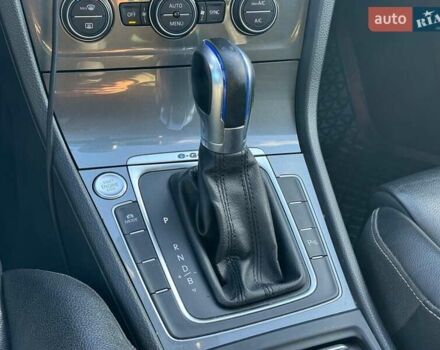 Серый Фольксваген e-Golf, объемом двигателя 0 л и пробегом 72 тыс. км за 11390 $, фото 31 на Automoto.ua