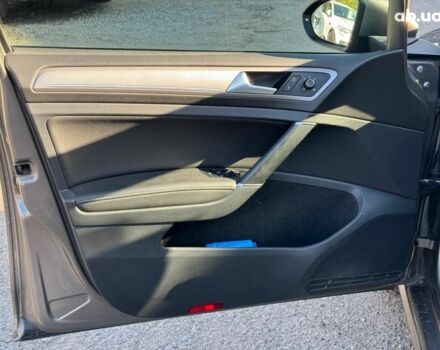 Серый Фольксваген e-Golf, объемом двигателя 0 л и пробегом 72 тыс. км за 11390 $, фото 12 на Automoto.ua