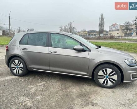 Серый Фольксваген e-Golf, объемом двигателя 0 л и пробегом 107 тыс. км за 10300 $, фото 1 на Automoto.ua