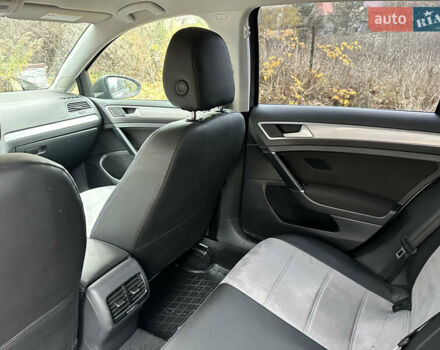 Серый Фольксваген e-Golf, объемом двигателя 0 л и пробегом 95 тыс. км за 8200 $, фото 4 на Automoto.ua