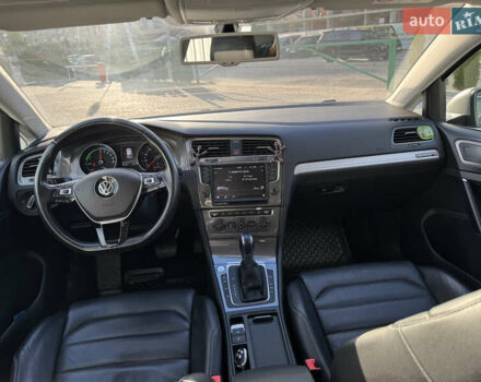 Серый Фольксваген e-Golf, объемом двигателя 0 л и пробегом 53 тыс. км за 11000 $, фото 18 на Automoto.ua