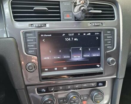 Серый Фольксваген e-Golf, объемом двигателя 0 л и пробегом 121 тыс. км за 9700 $, фото 7 на Automoto.ua