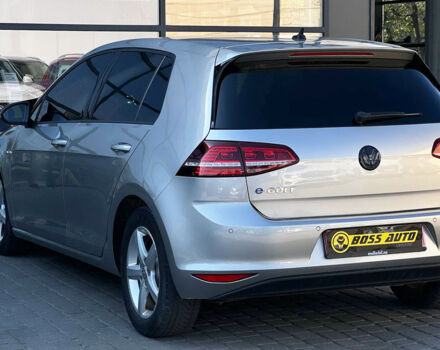 Серый Фольксваген e-Golf, объемом двигателя 24 л и пробегом 122 тыс. км за 10400 $, фото 3 на Automoto.ua