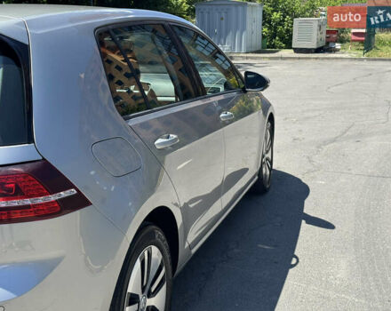 Серый Фольксваген e-Golf, объемом двигателя 0 л и пробегом 140 тыс. км за 7950 $, фото 8 на Automoto.ua