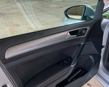 Серый Фольксваген e-Golf, объемом двигателя 0 л и пробегом 113 тыс. км за 9999 $, фото 19 на Automoto.ua