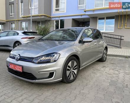Серый Фольксваген e-Golf, объемом двигателя 0 л и пробегом 148 тыс. км за 9799 $, фото 1 на Automoto.ua
