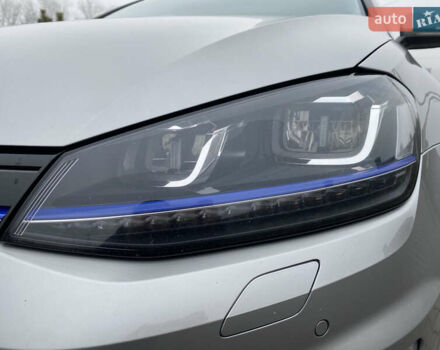 Серый Фольксваген e-Golf, объемом двигателя 0 л и пробегом 110 тыс. км за 8800 $, фото 4 на Automoto.ua